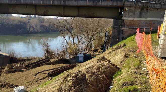 lavori spallette ponte sull'arno tra castelfranco di sotto e san romano