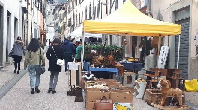 Mercatino del riuso Borgo a Mozzano 