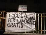 striscioni istituti tecnici contro alternanza scuola lavoro disoccupati