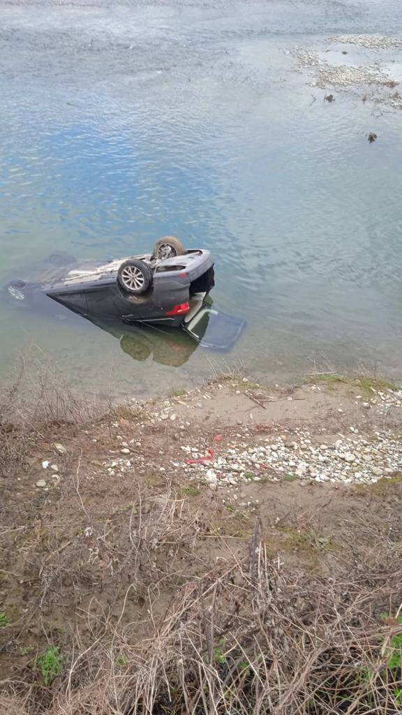 Auto nel fiume ponte San Pietro 