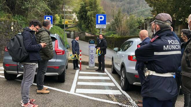 Inaugurazione colonnine per auto elettriche Bagni di Lucca 