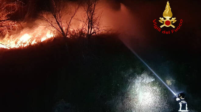 incendio collina Chiozza Castiglione Garfagnana