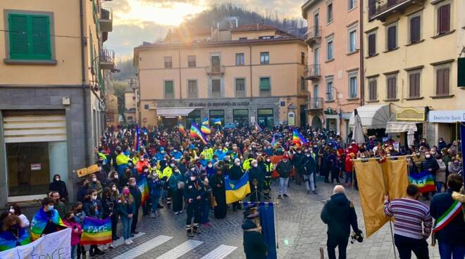 manifestazione piazza pace Castelnuovo Unione dei Comuni