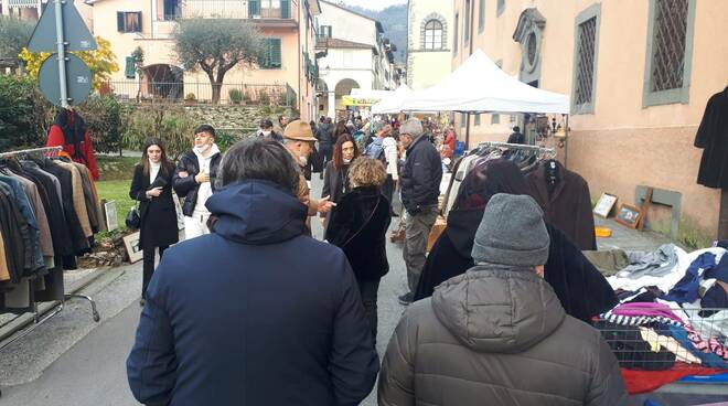 mercatino del riuso a borgo a mozzano