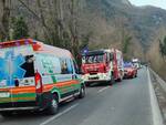 Si schiantano contro un albero con il furgone carico di esplosivo