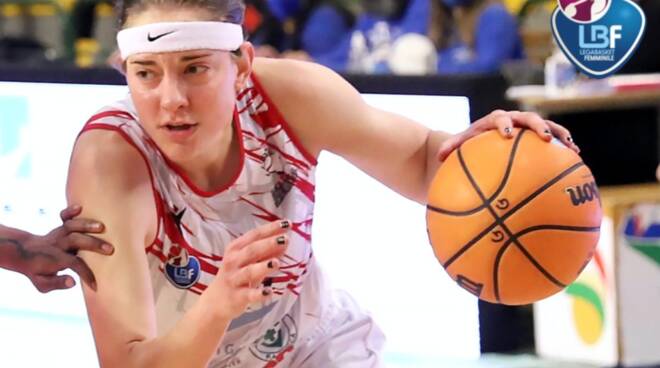 Sydney Wiese Basket Le Mura Lucca