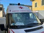 vandali danneggiano auto croce rossa