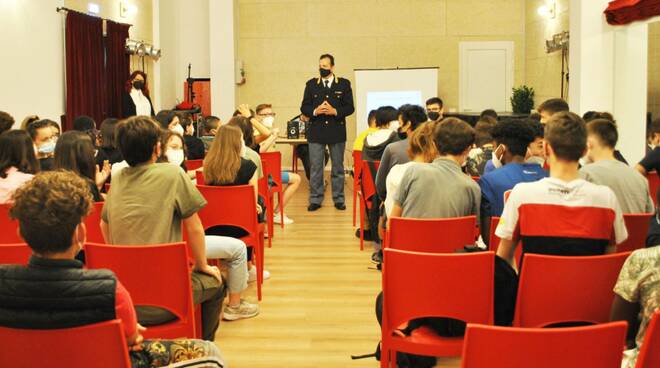 educazione alle legalità, questore luigi fezza nelle scuole di valdera e valdarno