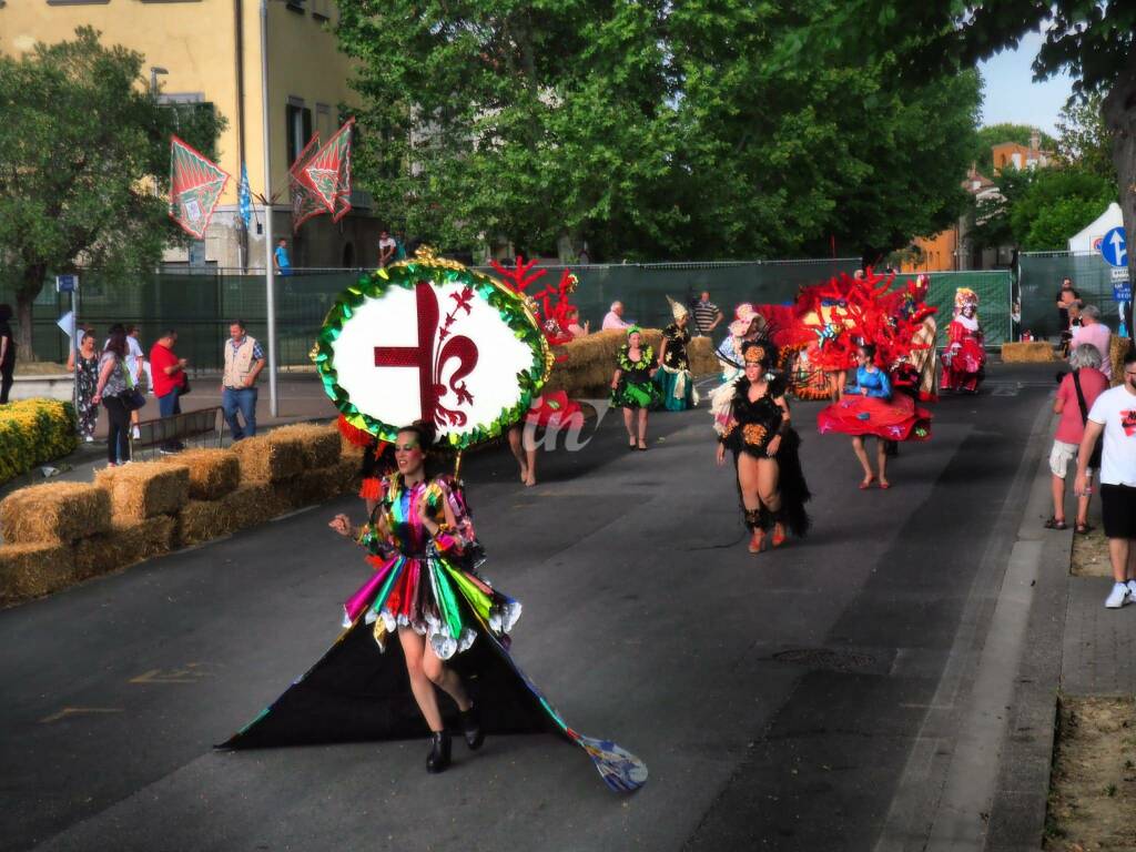 il carnevale santacrocese al palio dei barchini di castelfranco di sotto 2022