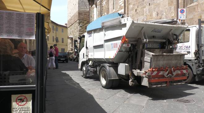 ritiro rifiuti ora di pranzo locali