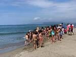 alunni lajatico lezione in spiaggia a forte dei marmi