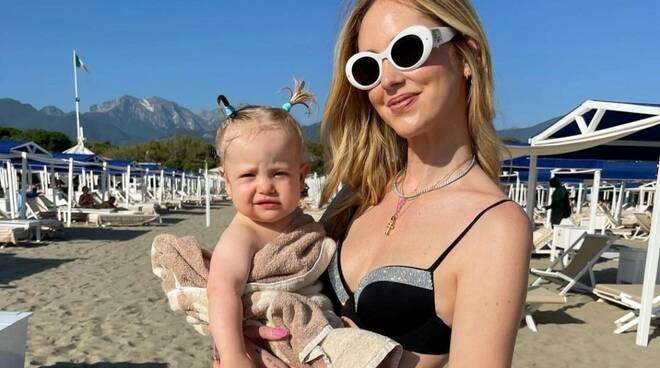 chiara ferragni a forte dei marmi