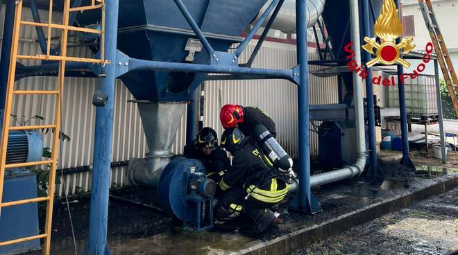 incendio arezzo ditta polveri 