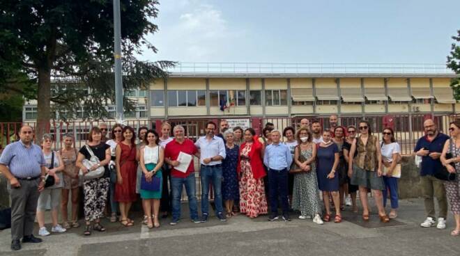 protesta scuola media chelini