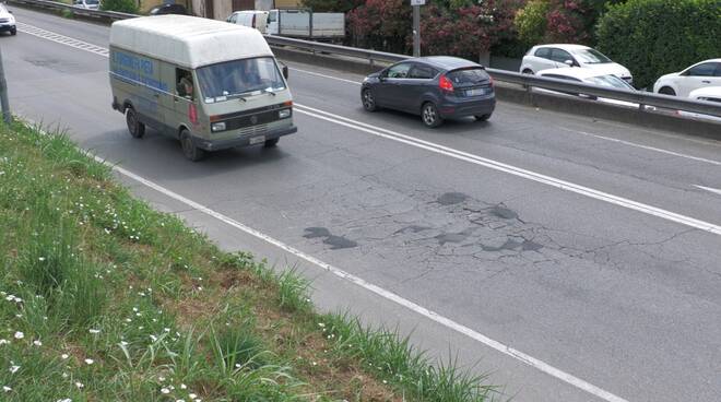 buche nell'asfalto al montiscendi