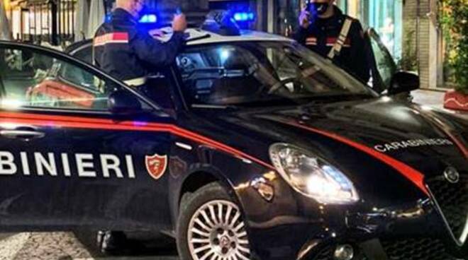 carabinieri notte carrara 