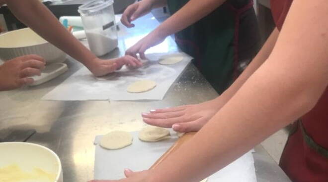 corso di cucina studenti scuola Leonardo Da Vinci Lucca