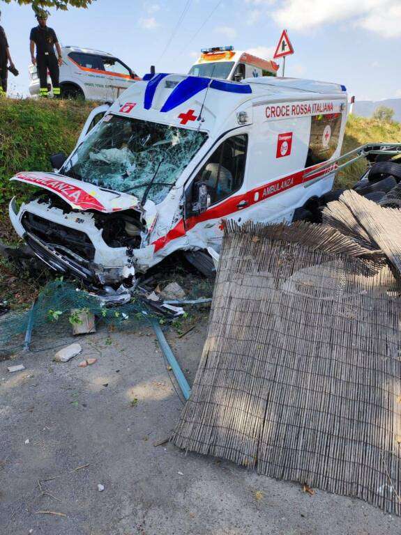 incidente ambulanza cri bagni di lucca