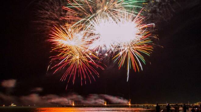 Fuochi d'artificio Forte dei Marmi foto di Federico Neri