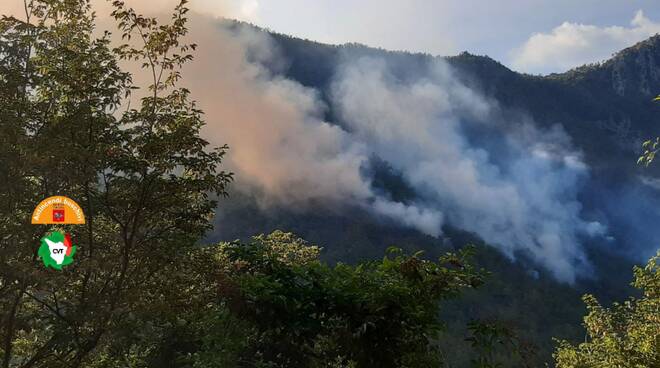 incendio di bosco a limano