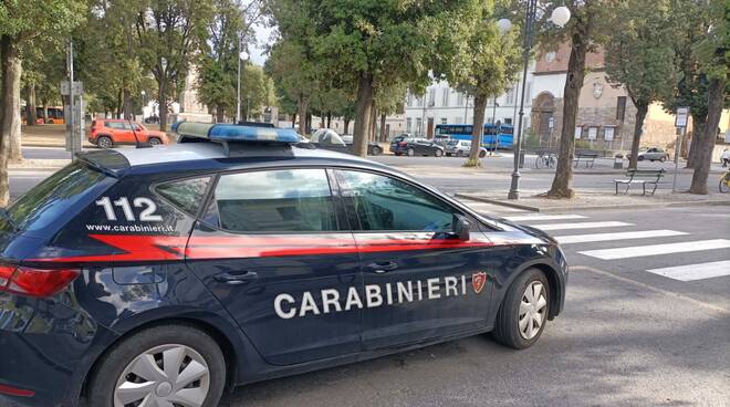 carabinieri centro storico Lucca