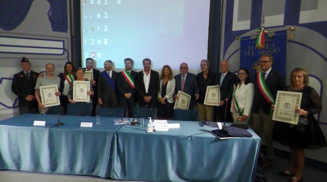 Lucchesi che si sono distinti all'estero premiazione