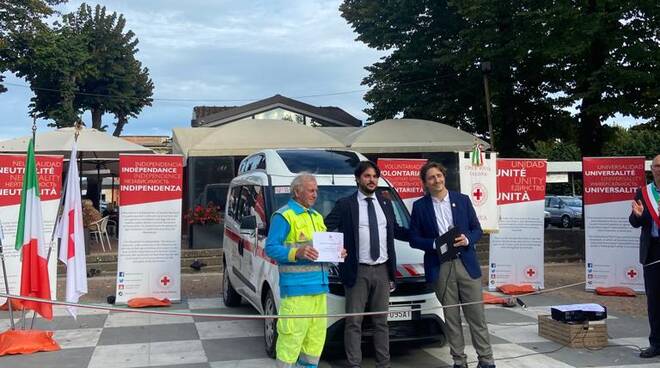 Croce Rossa Italiana nuovo mezzo terrazza Petroni