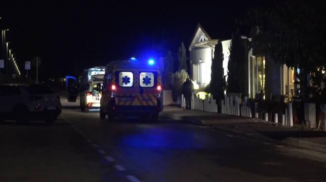 ristoratore muore dopo rapina carabinieri e ambulanza torre del lago