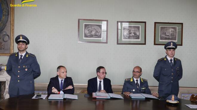 Firma protocollo d'intesa Provincia Guardia di Finanza Pnrr