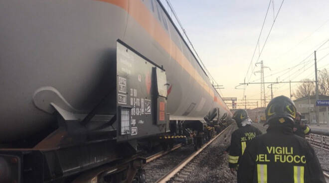 vigili del fuoco cisterna stazione viareggio