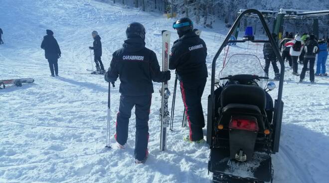 carabinieri neve piste da sci amiata