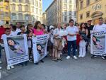 bimba scomparsa a firenze manifestazione dei peruviani sotto al comune