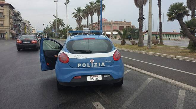 Polizia lungomare Viareggio foto di Letizia Tassinari 