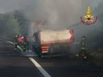 camion in fiamme in a1