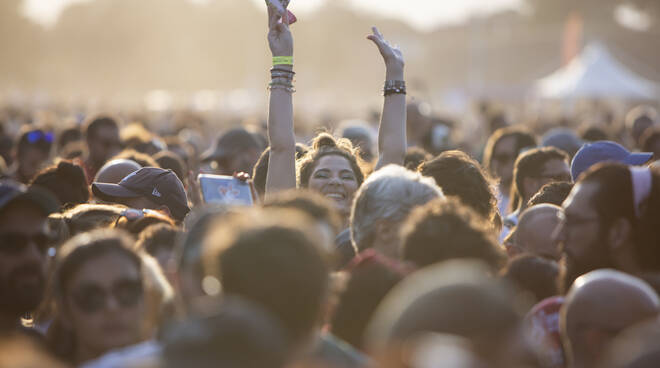 Il concerto dei Sounds Mint prima dei Blur sul palco del Summer Festival