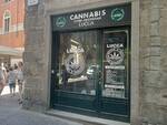 cannabis legale negozio via Fillungo