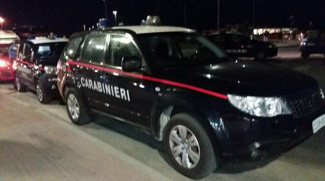 carabinieri notte controlli torre del lago (foto di Letizia Tassinari)