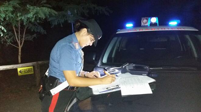 carabinieri notte controlli torre del lago (foto di Letizia Tassinari)