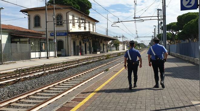 carabinieri stazione torre del lago