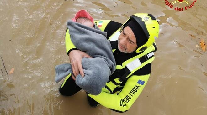 neonato salvato alluvione quarrata