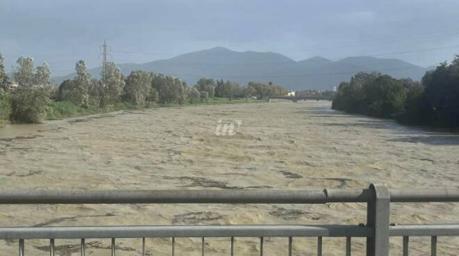 piena arno, allagamenti, marina di pisa, pisa