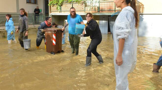 rifiuti alluvione alia