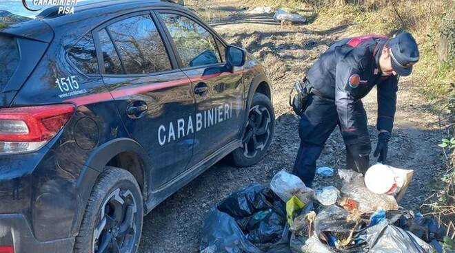 carabinieri, forestali, pontedera, rifiuti