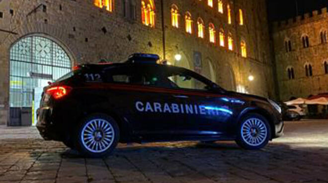 carabinieri volterra notte