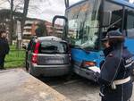 incidente auto con bus di linea lido di camaiore