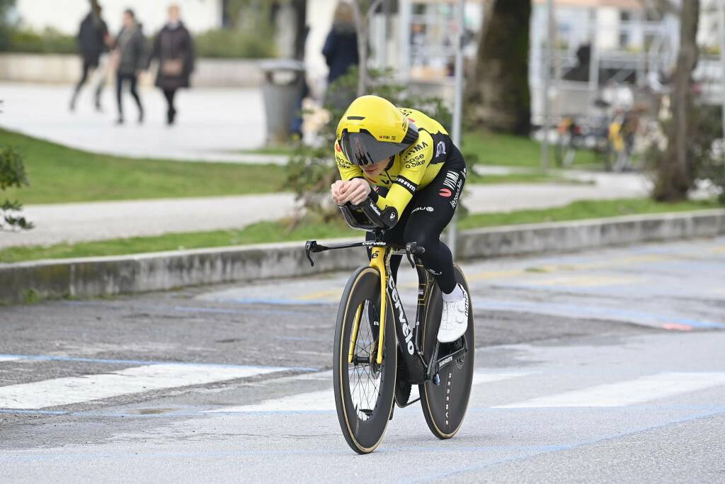 Tirreno Adriatico corsa gara mattino atleti paralimpici