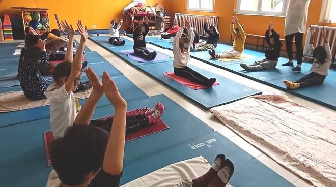yoga alla scuola primaria di Galleno