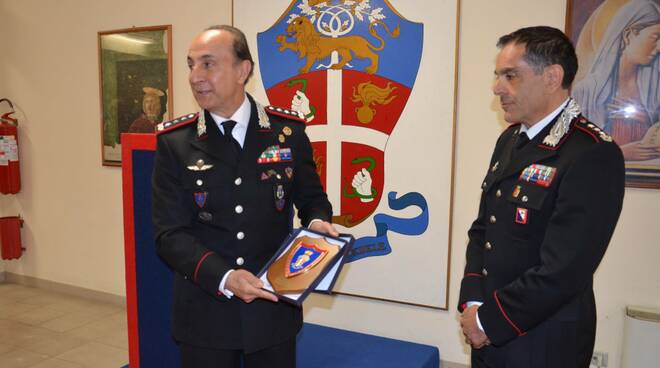 Il comandante interregionale dell'Arma in visita dai carabinieri di Arezzo