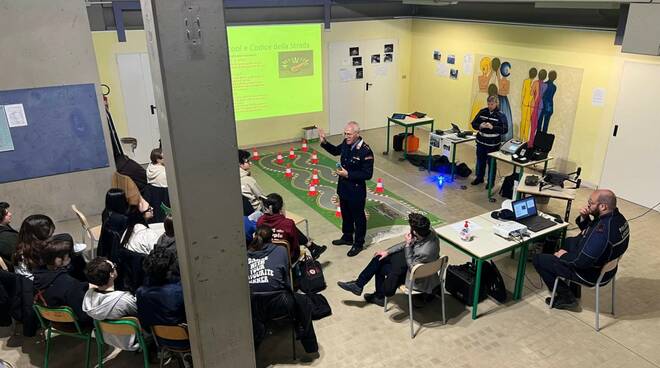 polizia locale a iti marconi pontedera