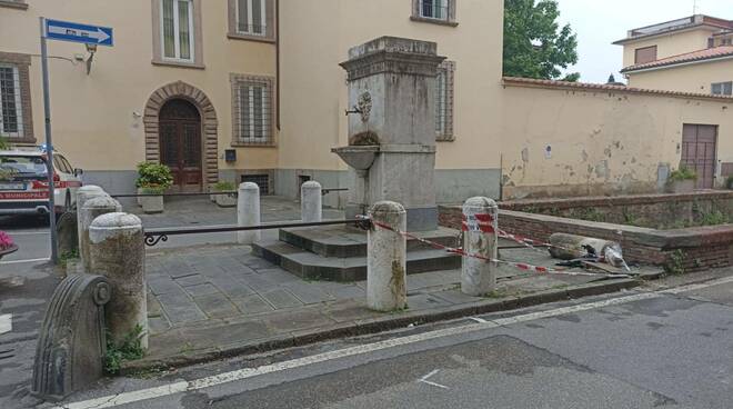incidente abbatte piolino fontana porta san gervasio via del fosso